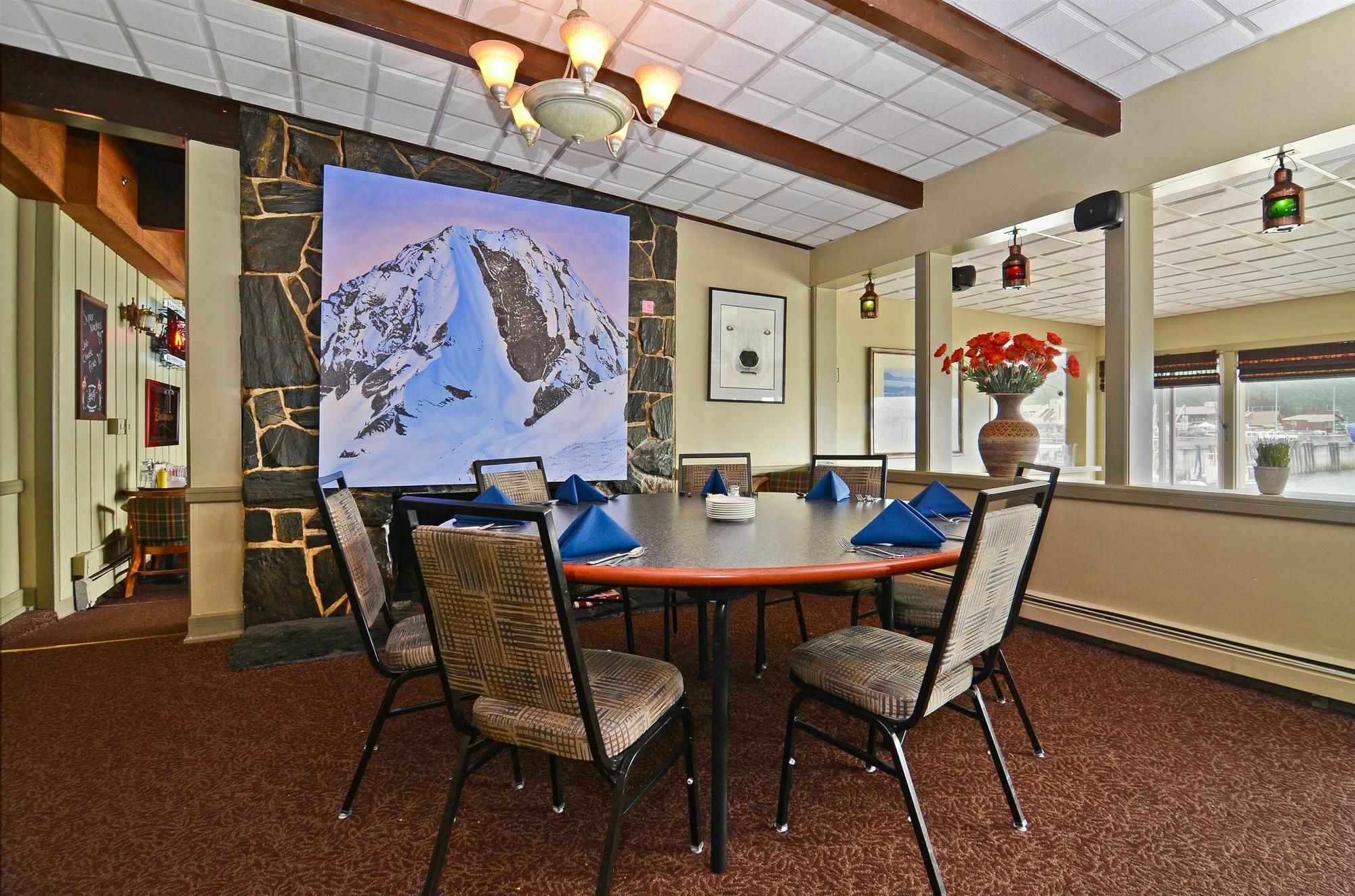 Best Western Valdez Harbor Inn Exterior photo