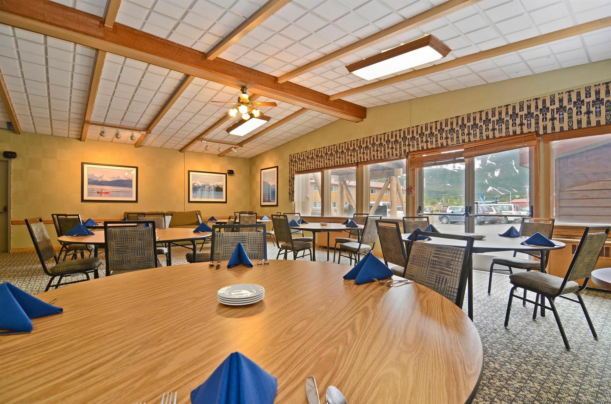 Best Western Valdez Harbor Inn Exterior photo